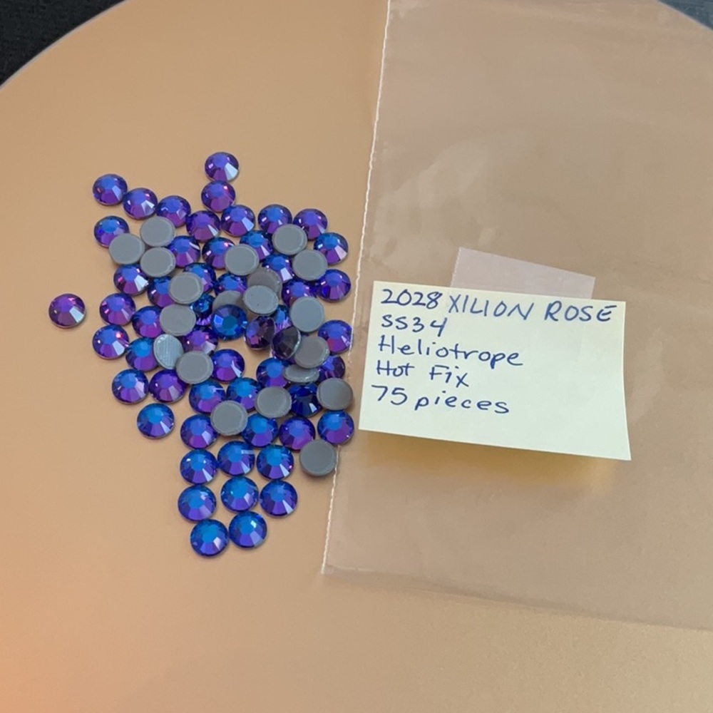 Swarovski • Color: Heliotrope, 2028 XILION Rose Hotfix Rhinestones